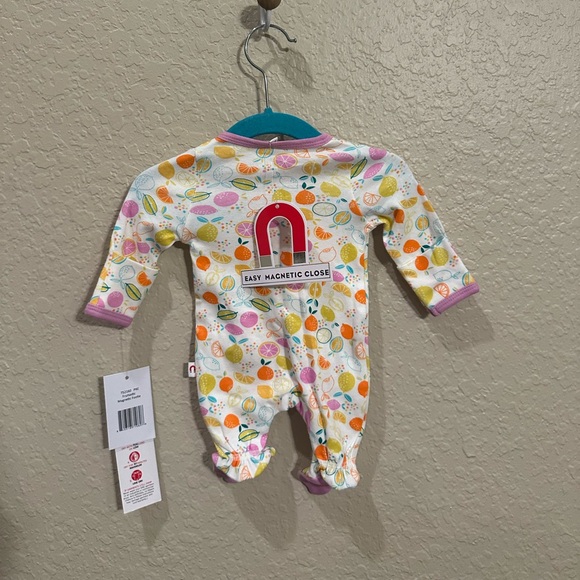 💙5/$25💙 E=MC2 Footie Preemie NWT - Picture 3 of 3
